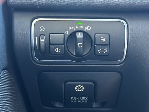 Used 2014 Volvo XC60 T6 AWD/4WD image 29