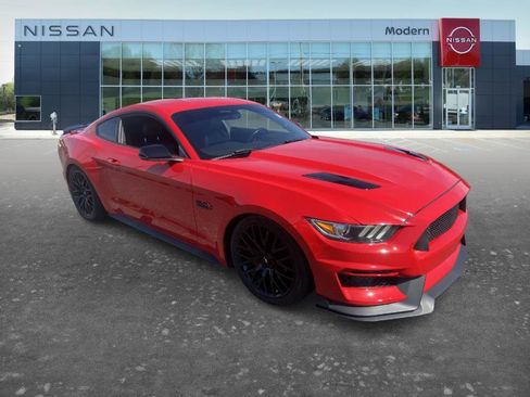 Used 2017 Ford Mustang GT Premium w/ Equipment Group 401A RWD image 5
