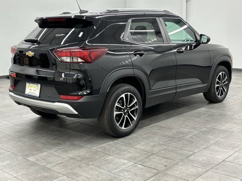 Used 2024 Chevrolet TrailBlazer LT w/ Convenience Package image 2