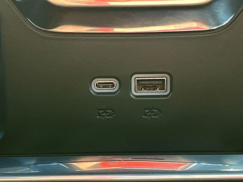 Used 2025 GMC Sierra 2500 SLT w/ SLT Premium Package image 26