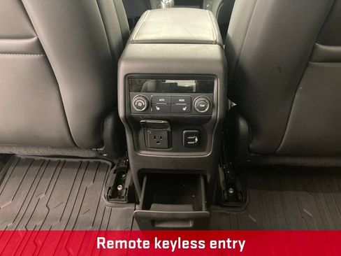 Used 2018 GMC Acadia Denali w/ Technology Package AWD/4WD image 17