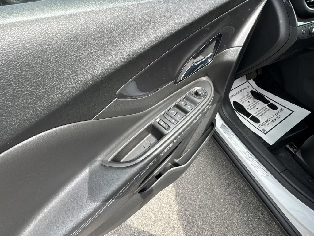 Certified 2022 Buick Encore Preferred AWD/4WD image 31
