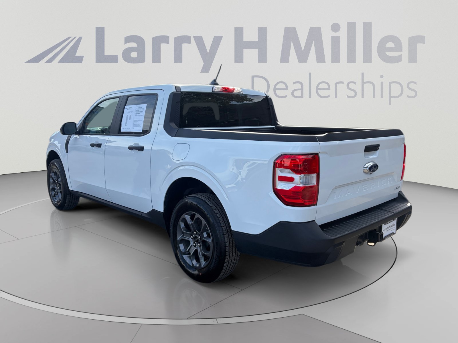 Used 2024 Ford Maverick XLT w/ XLT Luxury Package AWD/4WD image 3