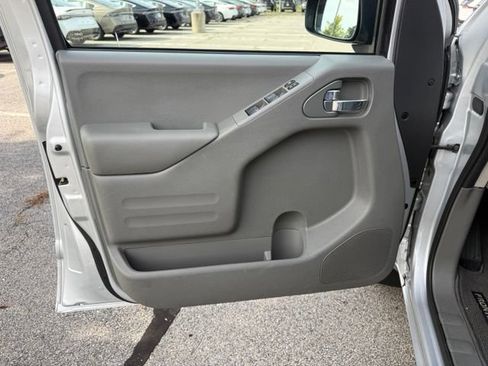 Used 2021 Nissan Frontier SV AWD/4WD image 17