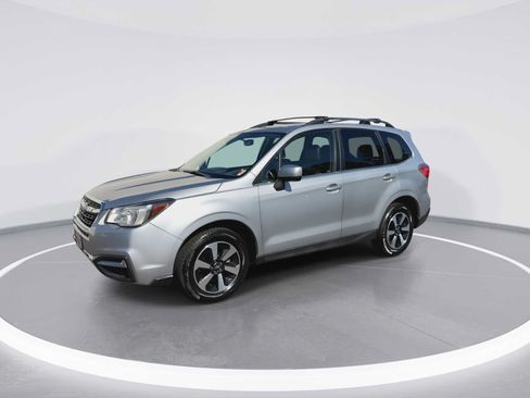 Used 2018 Subaru Forester 2.5i Limited w/ Popular Package #2 AWD/4WD image 4