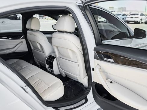 Used 2018 BMW 540i w/ Premium Package RWD image 13
