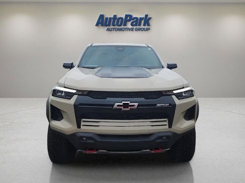 Used 2024 Chevrolet Colorado ZR2 w/ Technology Package AWD/4WD image 2