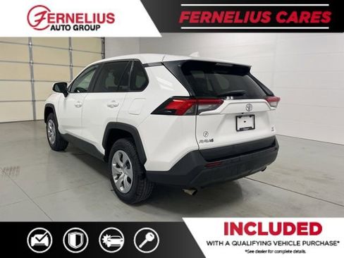 Used 2022 Toyota RAV4 LE image 5