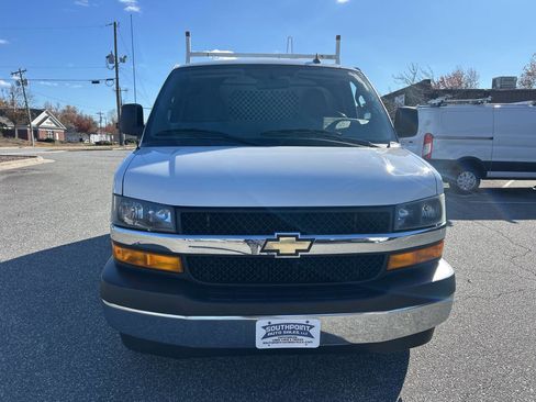 Used 2018 Chevrolet Express 2500 w/ Driver Convenience Package image 5