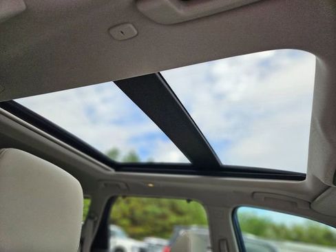 Used 2023 Nissan Rogue SL w/ SL Premium Package image 29