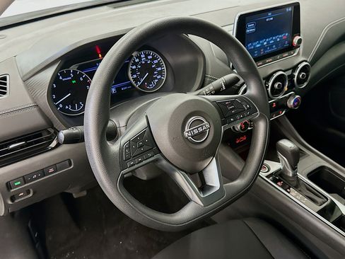 Used 2025 Nissan Sentra SV FWD image 18