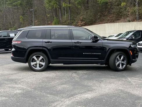 Used 2021 Jeep Grand Cherokee L Limited w/ Luxury Tech Group II image 2
