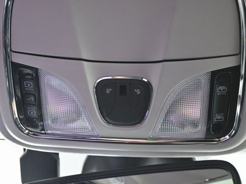 Used 2022 Jeep Cherokee Limited image 35