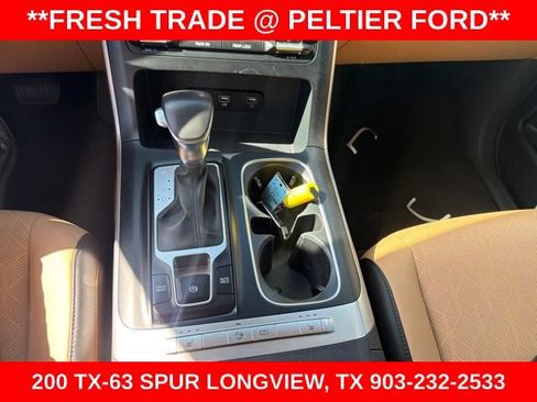 Used 2024 Kia Carnival LX FWD image 23