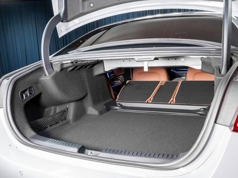 Used 2025 Mercedes-Benz E 450 4MATIC Sedan image 7