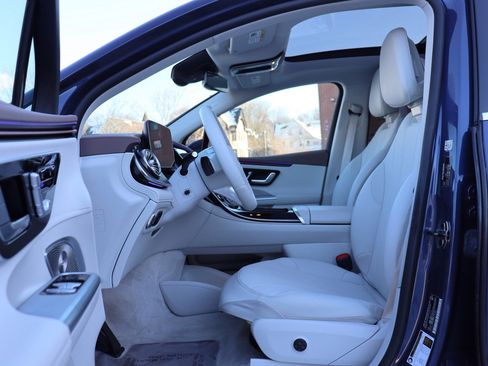 Used 2023 Mercedes-Benz EQE 350+ 4MATIC SUV w/ Exclusive Trim Package image 12