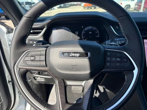 New 2025 Jeep Grand Cherokee L Limited w/ MOPAR Finishing Package AWD/4WD image 12