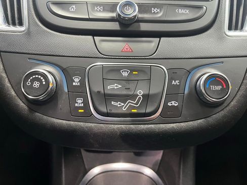 Used 2016 Chevrolet Malibu LT image 15