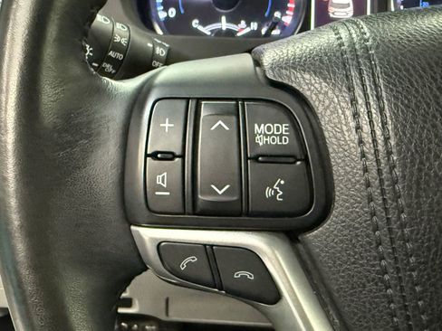 Used 2017 Toyota Highlander Plus image 31