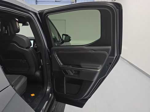 Used 2022 Rivian R1T Adventure image 19