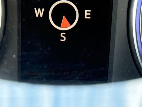 Used 2016 Toyota Highlander Limited image 19