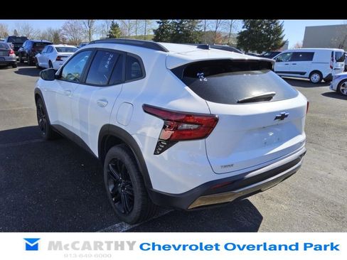 Used 2024 Chevrolet Trax ACTIV w/ Sunroof Package image 5