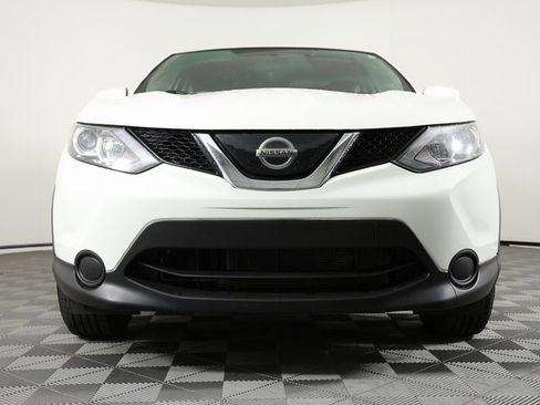 Used 2019 Nissan Rogue Sport S image 2
