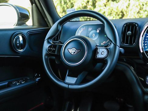 Used 2024 MINI Cooper Countryman S w/ Signature Upholstery Package FWD image 19