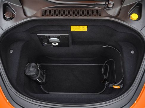 Used 2026 McLaren Artura Spider RWD image 36