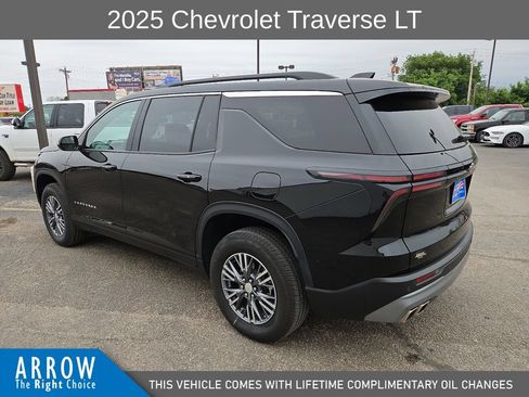 Used 2025 Chevrolet Traverse LT AWD/4WD image 8