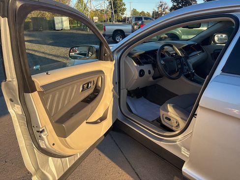 Used 2012 Ford Taurus SEL image 13