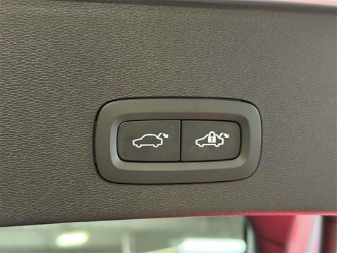 Used 2024 Volvo C40 P8 Recharge Ultimate image 18
