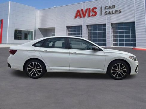 Used 2025 Volkswagen Jetta Sport FWD image 5