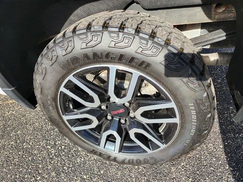 Used 2024 GMC Sierra 1500 AT4 w/ AT4 Preferred Package image 46