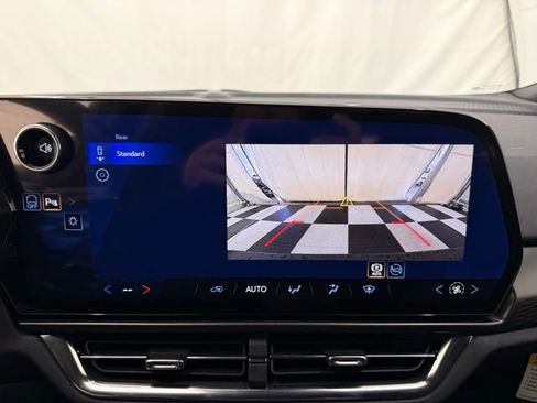 New 2026 Chevrolet Equinox EV LT image 32