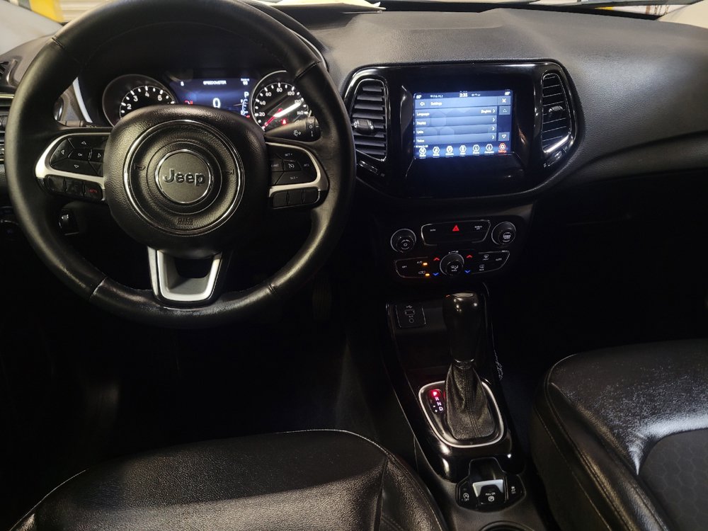 Used 2018 Jeep Compass Latitude w/ Popular Equipment Group FWD image 22