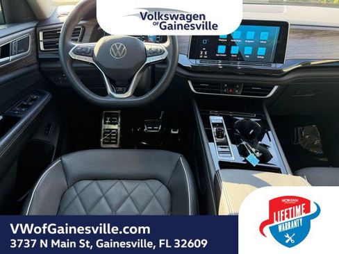 Certified 2025 Volkswagen Atlas SEL Premium R-Line AWD/4WD image 15