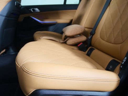 Certified 2024 BMW X7 xDrive40i w/ M Sport Package image 14