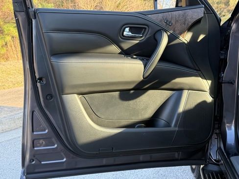 Used 2023 INFINITI QX80 Premium Select w/ Cargo Package image 25