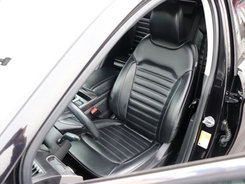 Used 2023 Ford Edge SEL image 11