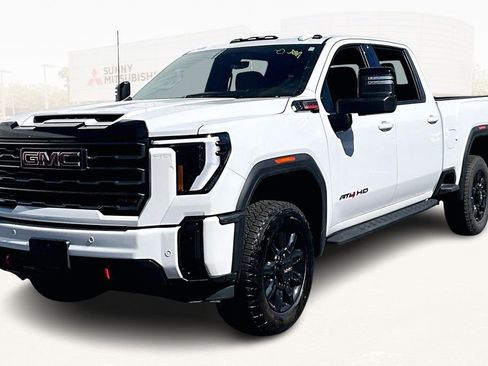 Used 2025 GMC Sierra 2500 AT4 w/ AT4 Premium Plus Package image 1