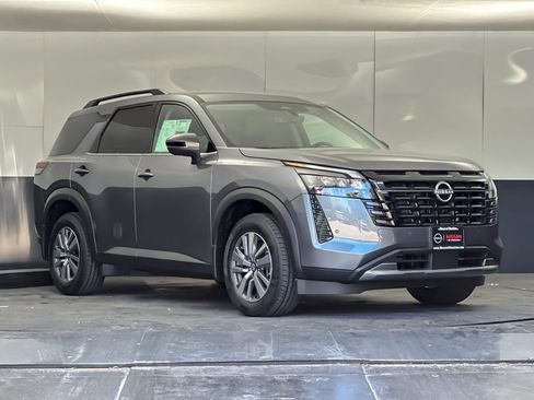 New 2026 Nissan Pathfinder SL AWD/4WD image 1