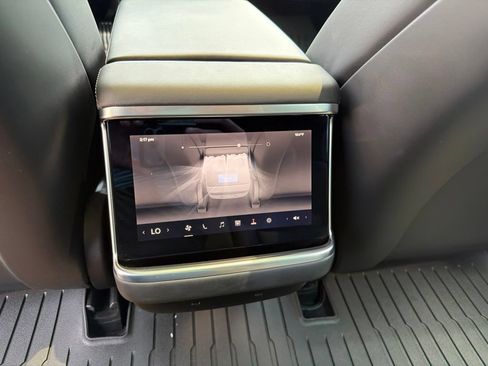 Used 2022 Tesla Model S AWD/4WD image 32
