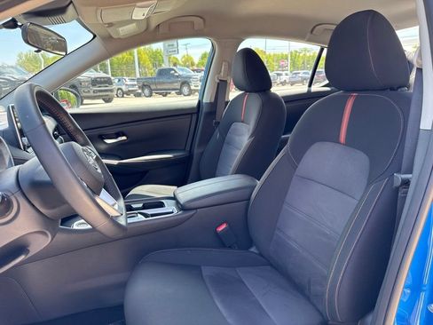 Used 2025 Nissan Sentra SR FWD image 42