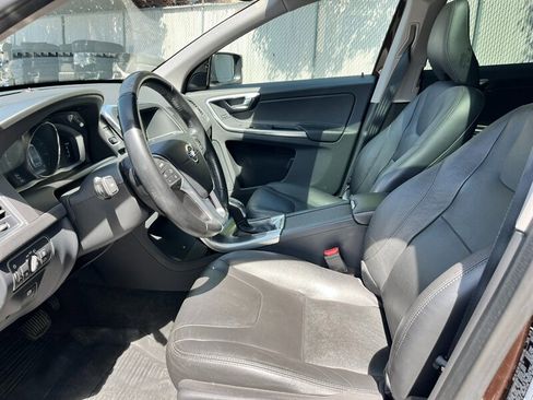Used 2016 Volvo XC60 T6 AWD/4WD image 22