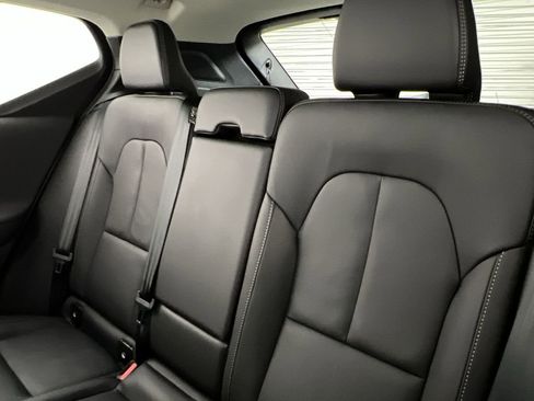 Certified 2025 Volvo XC40 B5 Plus image 23