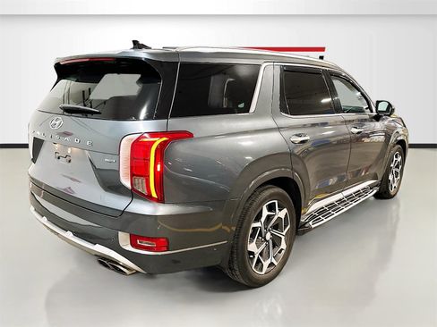 Used 2022 Hyundai Palisade Calligraphy w/ Winter Package image 8