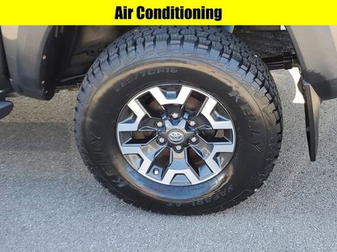 Used 2019 Toyota Tacoma TRD Off-Road image 7