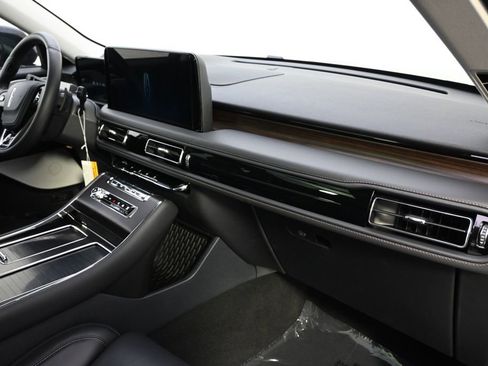 New 2026 Lincoln Aviator Reserve AWD/4WD image 15