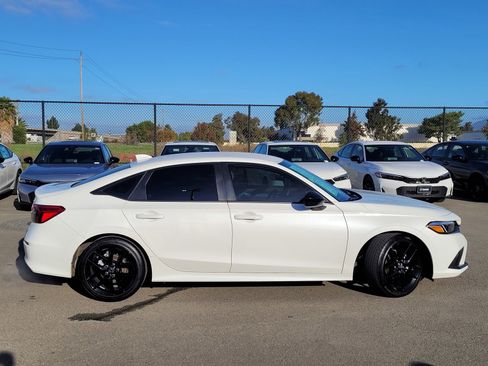 Certified 2024 Honda Civic Sport image 4